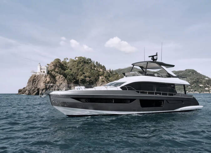 Azimut 68 Fly